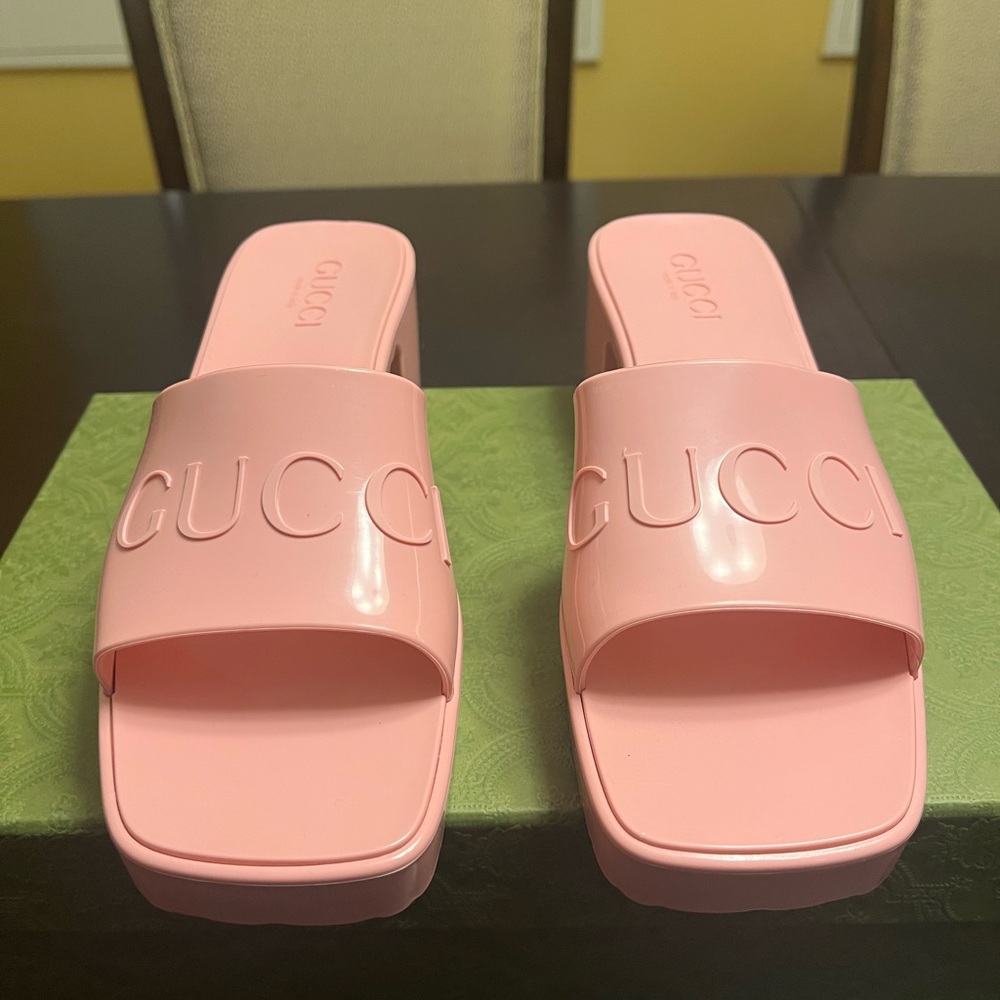 New Gucci High Heel Pink Rubber Logo Slide Sandals Size 38 / US 8 - Picture 3 of 16
